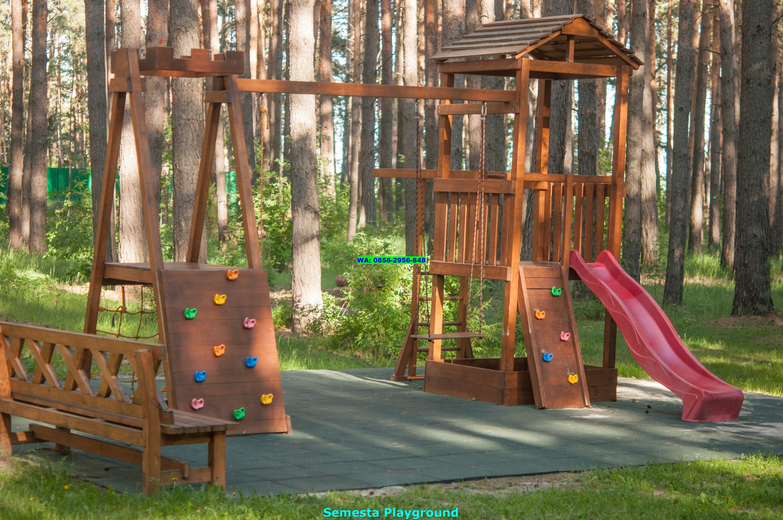 Pembuatan Playground Kayu Anak