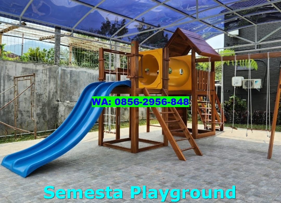 Pembuatan Playground Kayu Anak